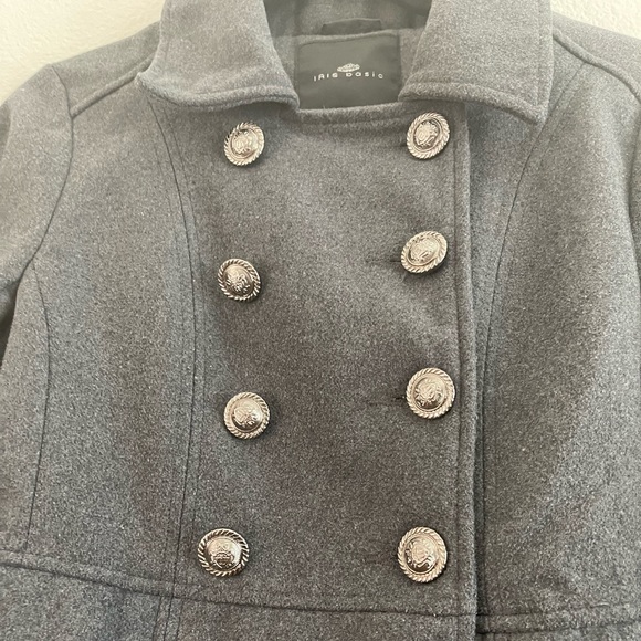 Gray Coat - Picture 3 of 7